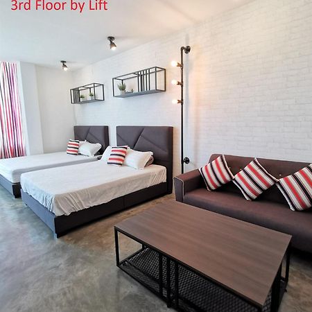 Mwv Family Suite Room Muar Ngoại thất bức ảnh